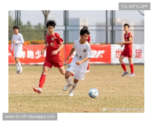 中国足球青少年足球训练注重个性化培养，中国青少年足球发展路径选择