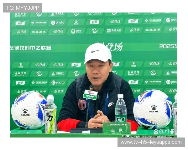 球队教练强调年轻球员培养并给出机会,球员 教练 球队教练强调年轻球员培养并给出机会,球员 教练