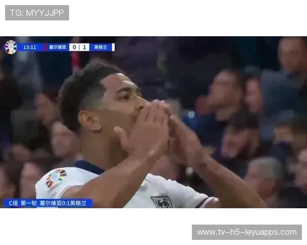 贝林厄姆插入禁区接阿诺德长传头球破网